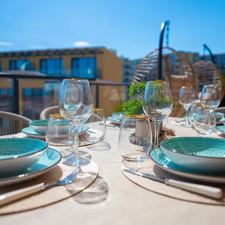 Апартамент Complex Bella With Free Parking,jacuzzi,bbq