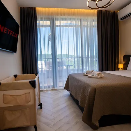 Апартамент Complex Bella With Free Parking,jacuzzi,bbq Варна