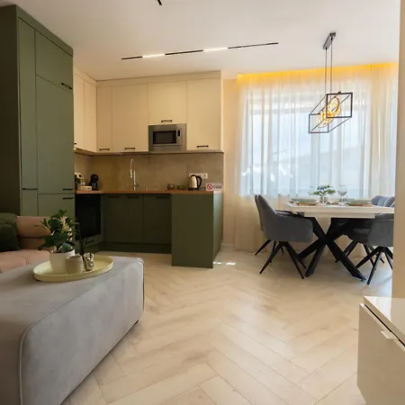 Complex Bella With Free Parking,jacuzzi,bbq Апартаменты