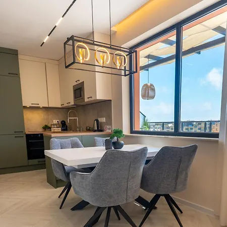 Complex Bella With Free Parking,jacuzzi,bbq *