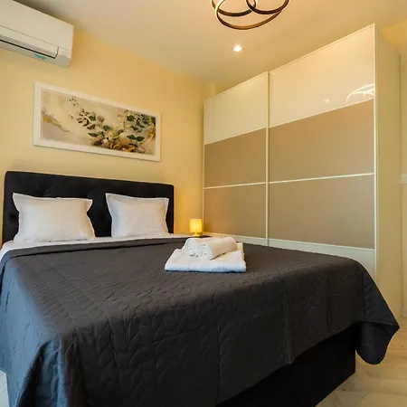 Complex Bella With Free Parking,jacuzzi,bbq Варна