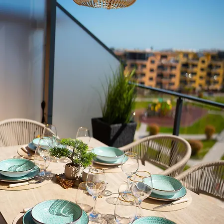 Апартамент Complex Bella With Free Parking,jacuzzi,bbq