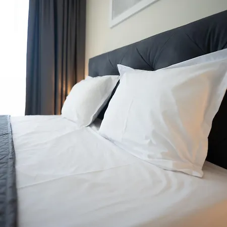 Апартамент Complex Bella With Free Parking,jacuzzi,bbq *