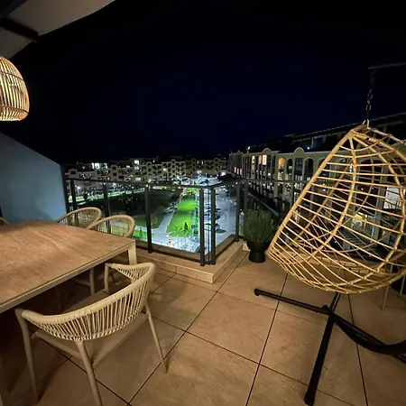 Complex Bella With Free Parking,jacuzzi,bbq *