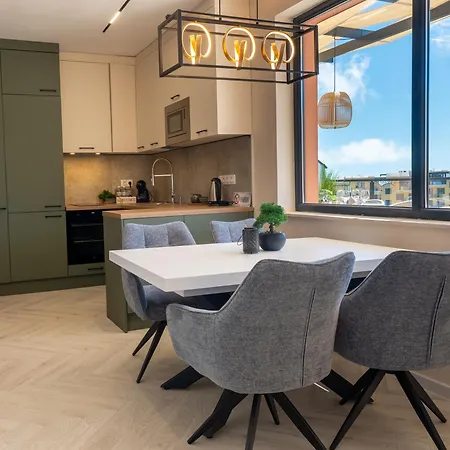 Апартаменты Complex Bella With Free Parking,jacuzzi,bbq